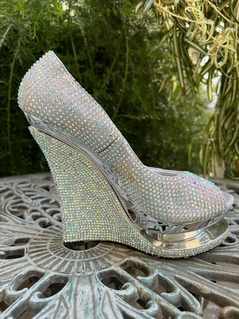 Beautiful, rhinestone wedge, high heels. Size 6.