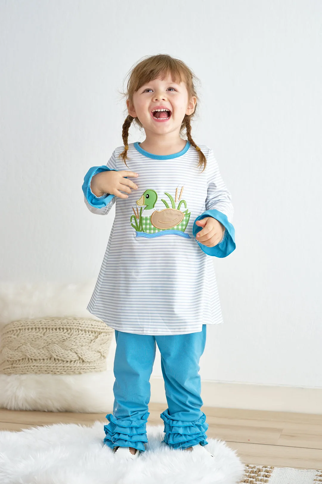 Blue stripe duck applique girl set