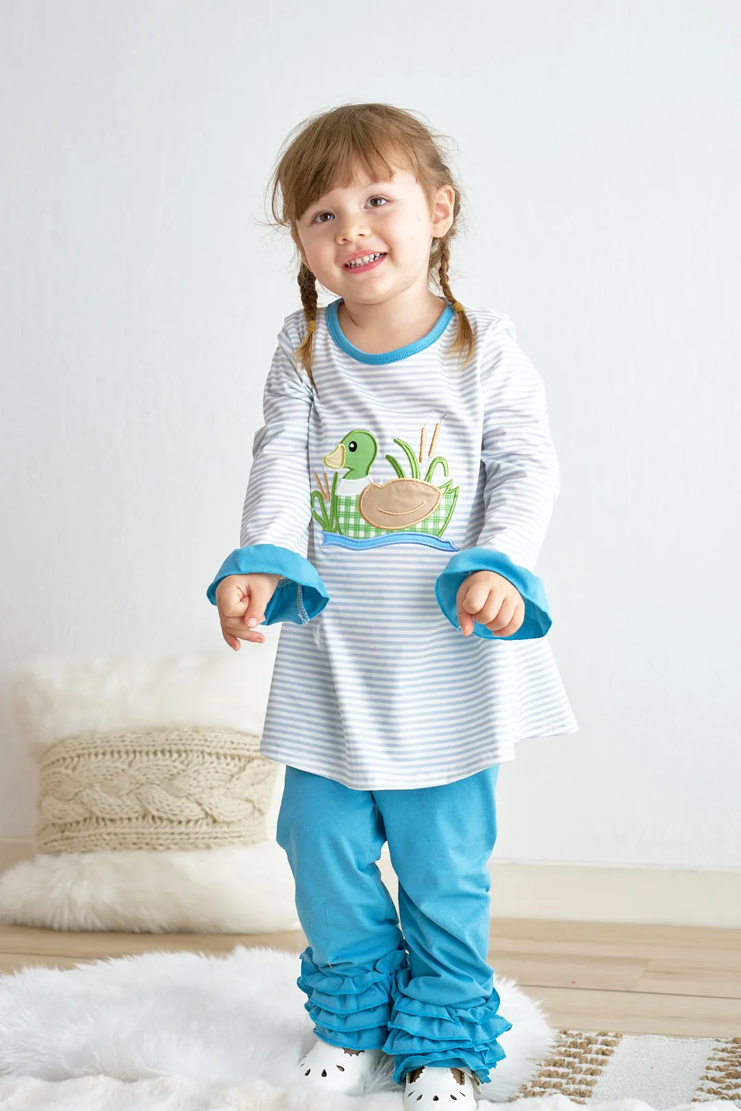 Blue stripe duck applique girl set