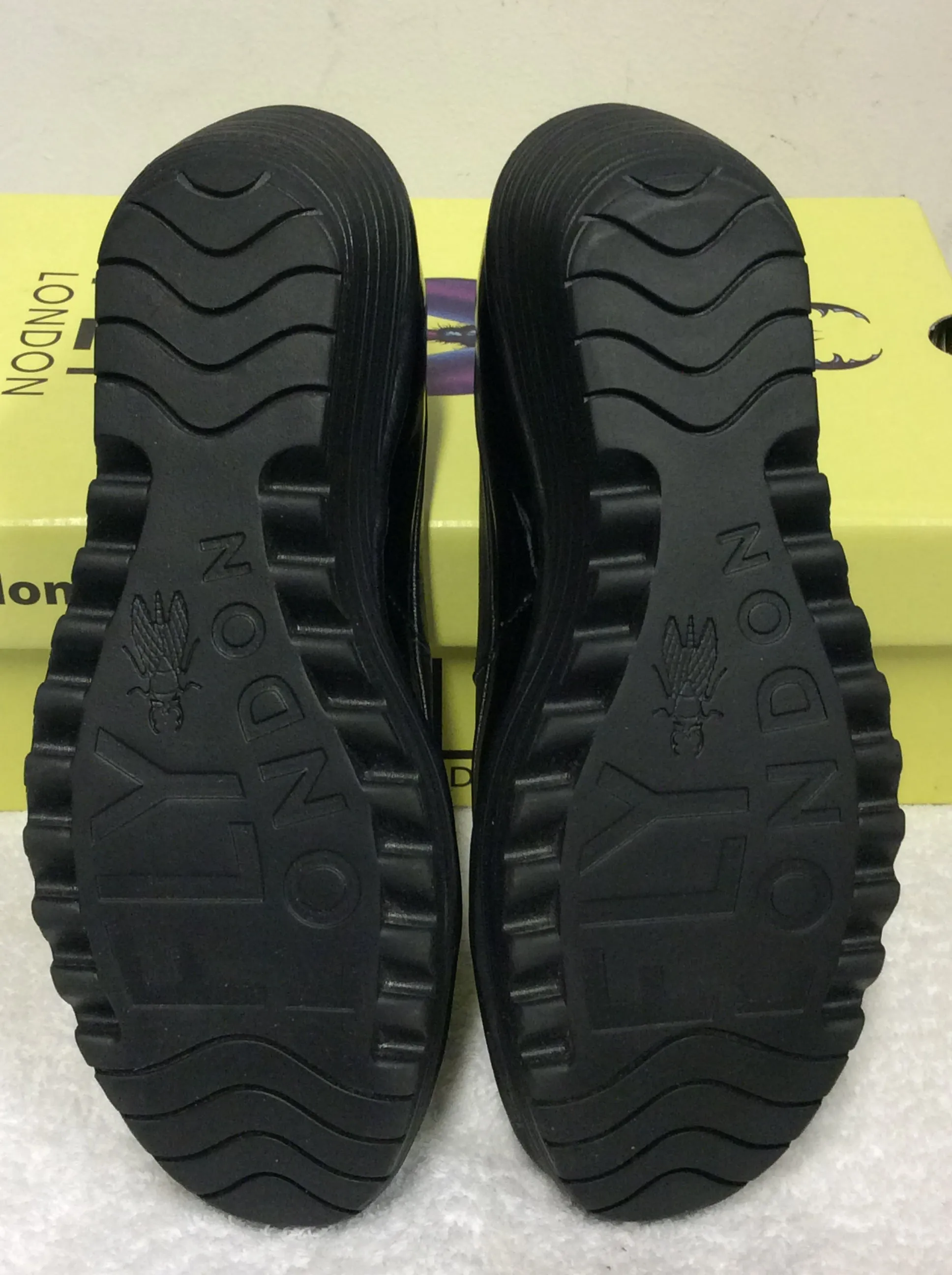 BRAND NEW FLY LONDON YOKO BLACK PATENT LEATHER WEDGE HEEL SHOES SIZE 7/40
