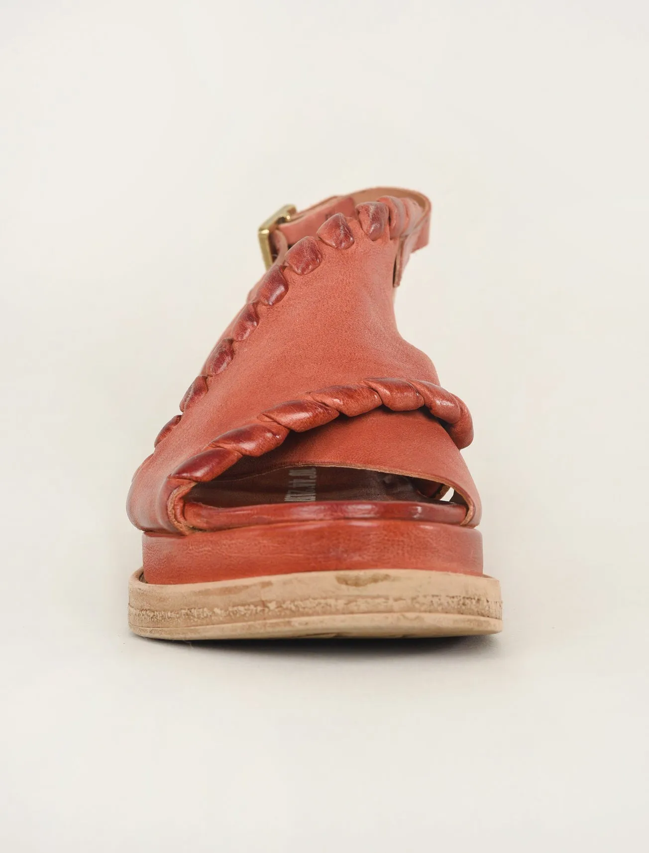 Lumi Wedge, Rust