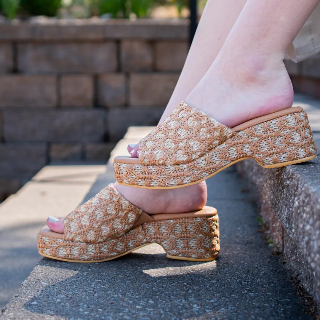 Matisse: Cruz in Tan Multi