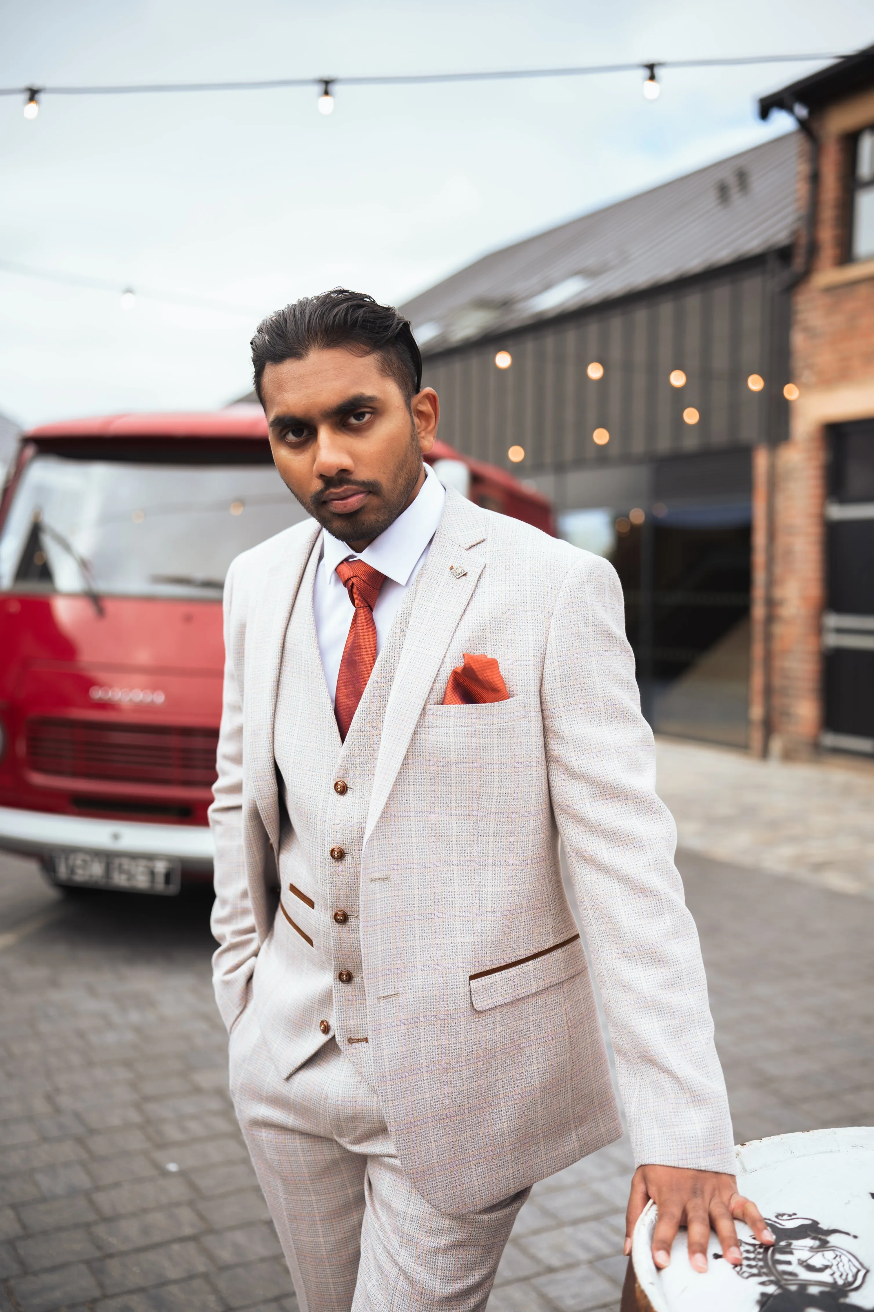 Nathans Beige Wedding Look