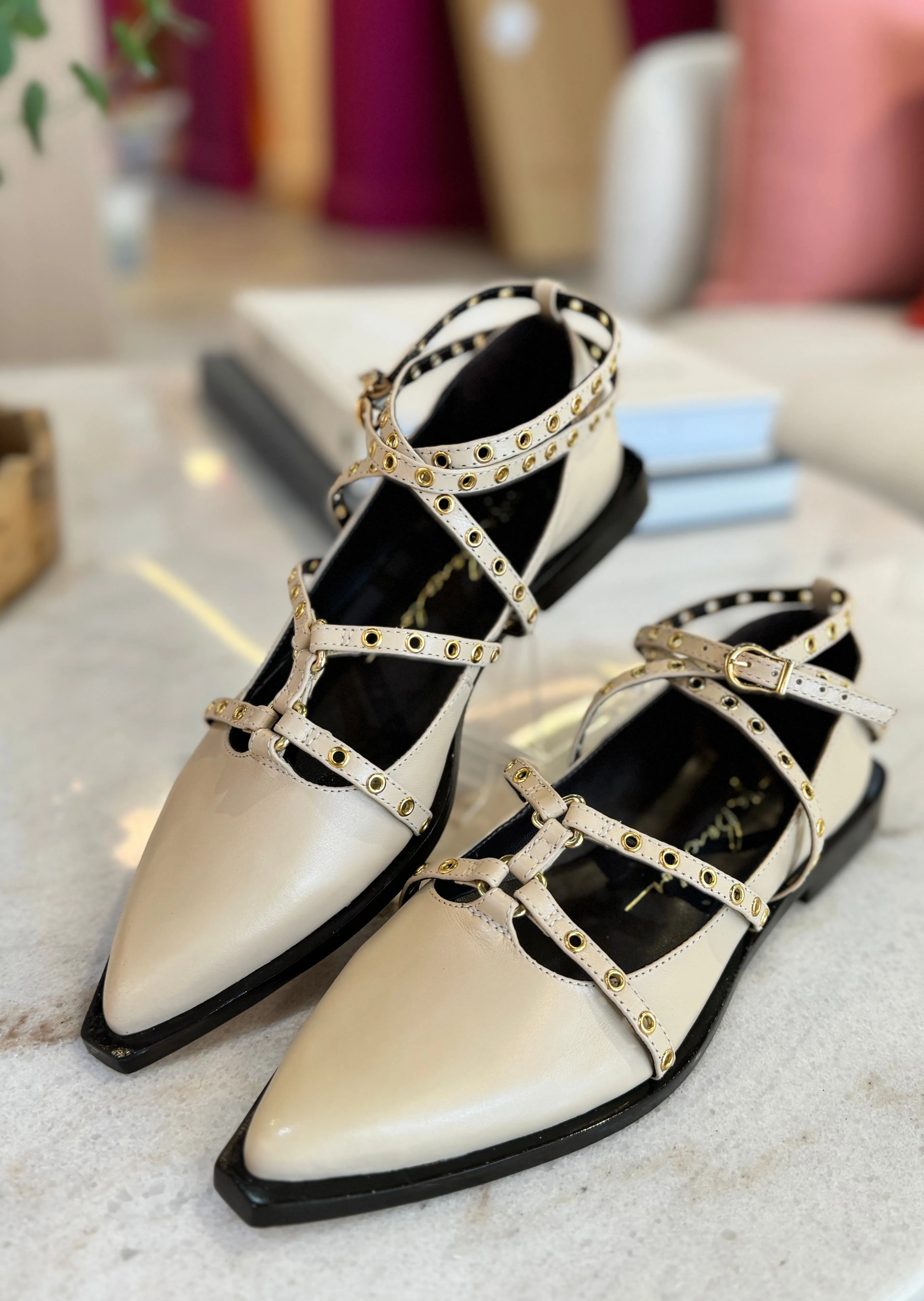 Strap and Eyelets Flats LB