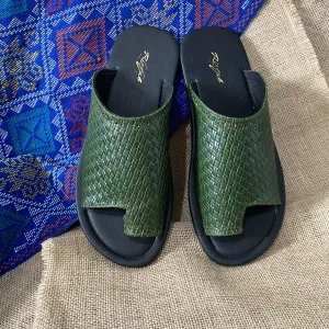 Unbind Sandals