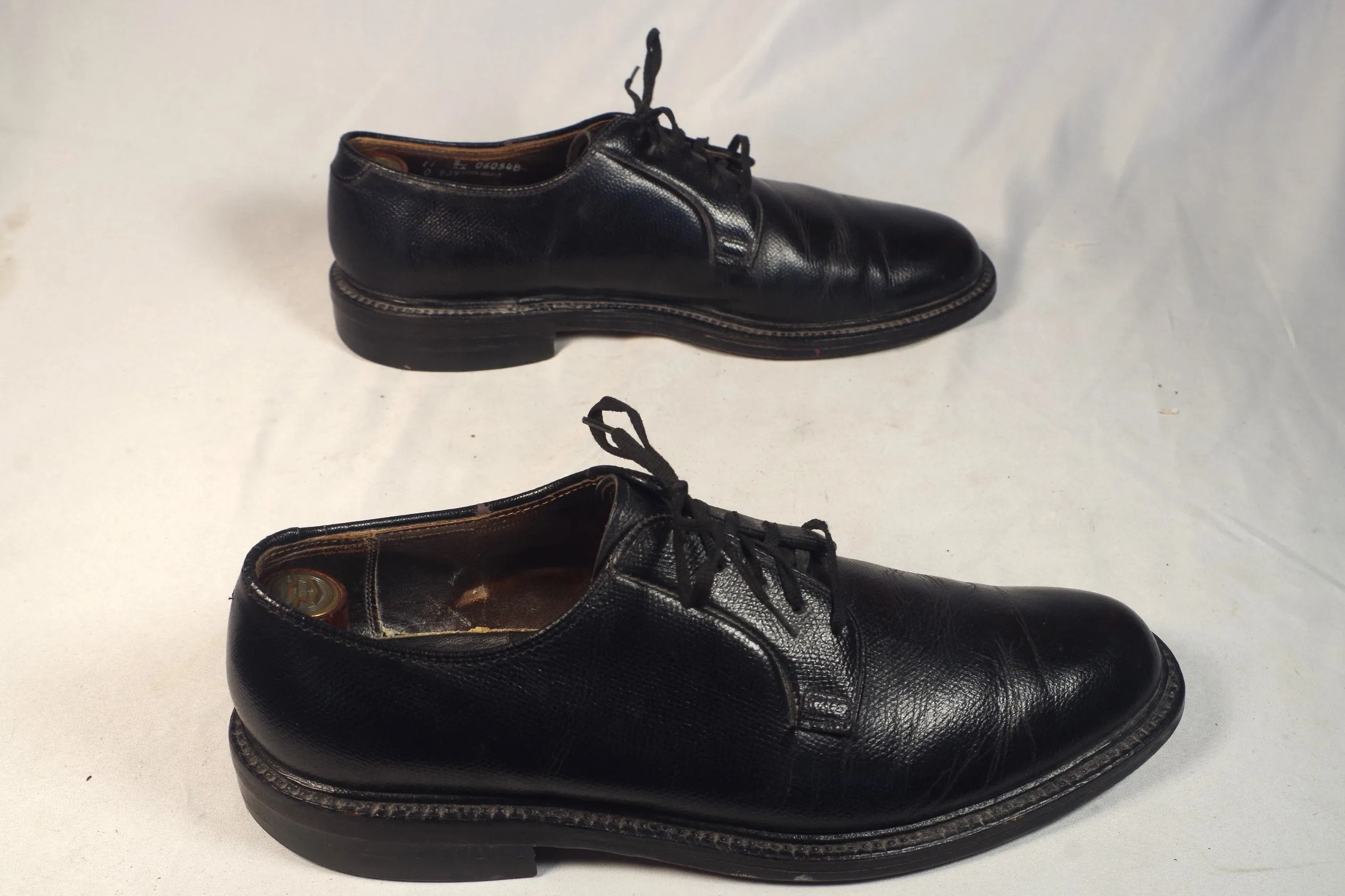 USA-Made Walkover Black Leather Plain Toe Bluchers - Size 11 B/AA
