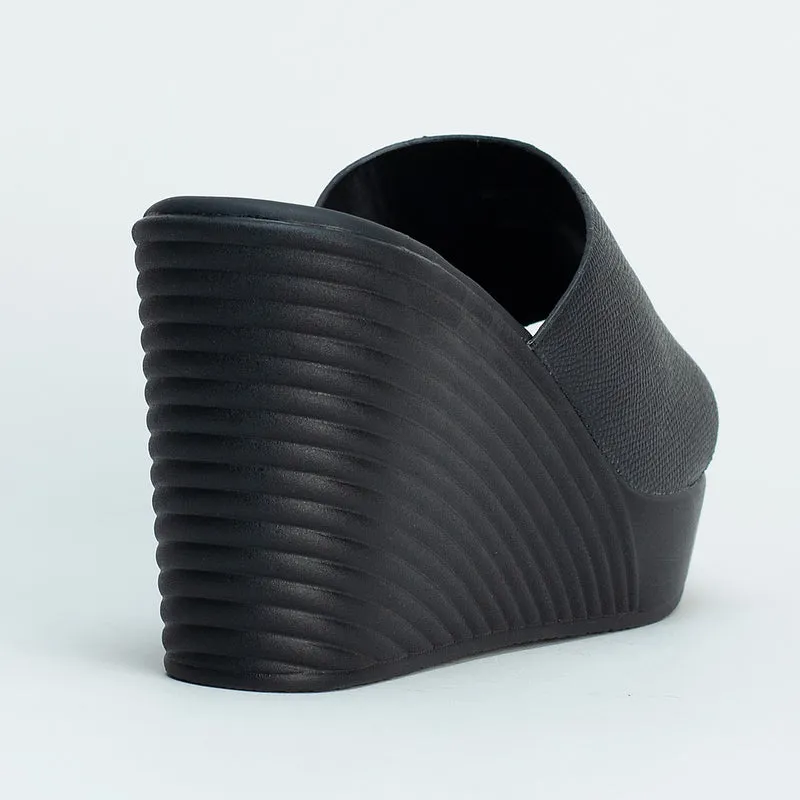 Wedge Slip On Sandal _ 159864